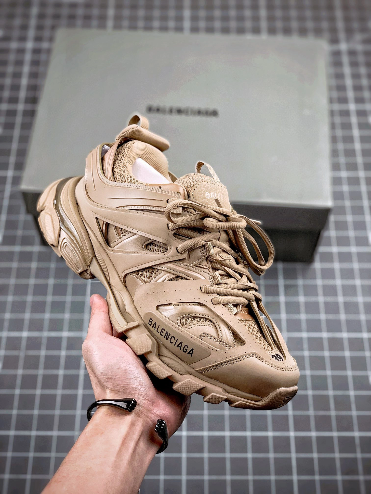 OOBB- Sneaker Tess 3.0 542436W3FE33339 item : B-X338C2121O